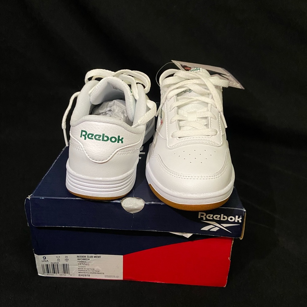 REEBOK CLUB MEMT WOMEN'S - NWT
White/Green
Sz 9.0